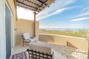 Oceanview home Puerta Cortes golf cart Included