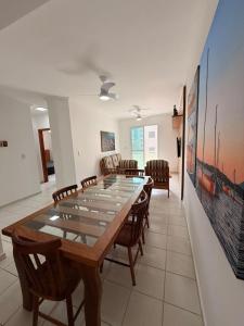 Apartamento novo em localização privilegiada na Praia Grande com ar condicionado e piscina