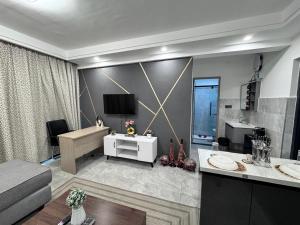 City oasis gardens B1404