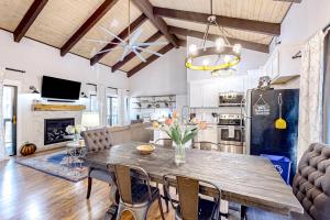 Sway of the Pines, Unit#32A