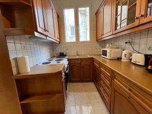 Cozy Plaka Apartment