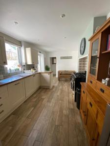 Ocean Terrace, Ilfracombe, 4 bedrooms, Sleeps 8, Stunning Sea Views, Parking, Garden, Pet Friendly