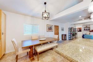 Modern home with open layout private pool & washer dryer dog friendly