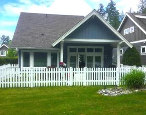 Qualicum Landing Coastal Cottage