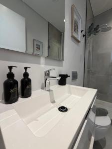 Premium Studio Apartment in Sea Point - High-end interiors & modern design