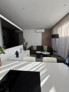 Premium Studio Apartment in Sea Point - High-end interiors & modern design