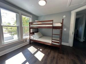 Newly Remodeled 3 Bed1 Bath Duplex - UNIT A