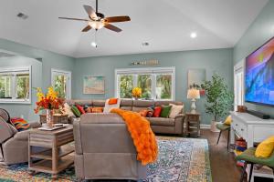 5BR Family Steps to Beach w Private Pool Spa & Game Room