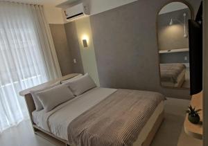 Studio Novo com Vaga MorumBIS and USP