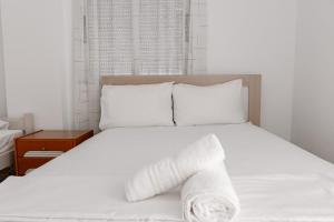 2 Bedrooms apart 30 steps from the beach