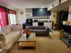 Private 2BR Guest Suite in Woodbridge