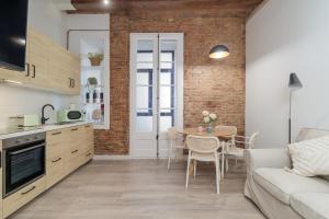 2-bedroom Apartment next to Paseo de Gracia and Rambla Catalunya
