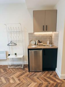 Stylish Studios 20 min train to Central London