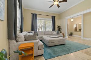 Hyde Park Townhouse+2 Apartments 5BRParkingGym