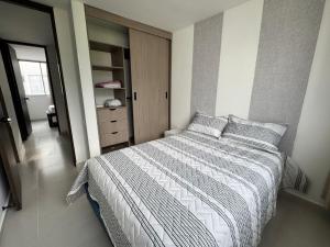 Moderno Apartamento 3 Hab con piscina y vista increible