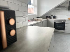 Apartment 4 Fitzroy Avenue