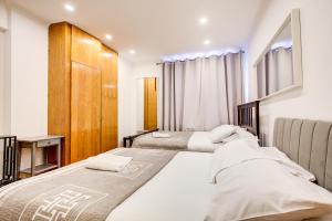 Marble Arch, Collection Residence