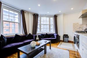 Marble Arch, Collection Residence