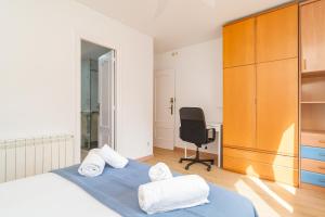 Very Central 5-bedroom 2 full bathroom Apartment