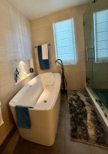 Luxury Naples Island Retreat