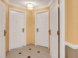 Mgm 1 Bedroom Balcony And Or Studio Luxury Suites