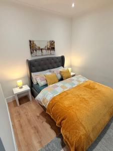 Bright and Stylish 2 bed house