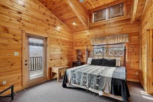 Heavenly Summit by Venture Smoky Mountains