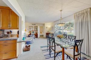 Sunny Palm Springs Retreat with Shared Pool, Hot Tub & Prime Location!