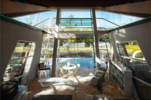 Nebulae Loft Design Stay with Jacuzzi & Firepit