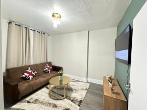 Beautiful Family Apartment Near Central London