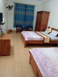 Nhà nghỉ Hoàng Lan