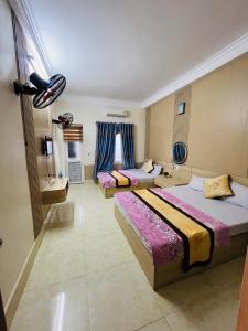 Nhà nghỉ Hoàng Lan