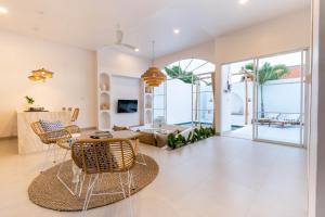 Enya Villas, Brand New Boutique Mediterranean