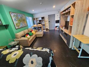 Regent sky city view Max 4 persons and 5 mins walk to MRT Bangson By Orn
