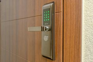 14-6 Diplomat Hall, Zhylianska 59, Kyiv centre, fantastic city view, 15 kW backup power, Petrovdom Apartment