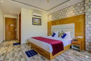 Smart Lax Hotel Near Igi Airport