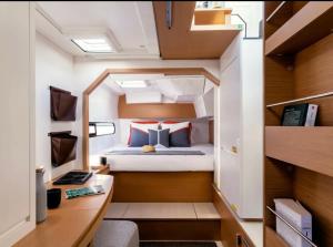 Excursii pe catamaran