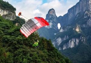 Zhangjiajie Homeinn Hotel- New Hotel,Free Breakfast, Free Self-Service Laundry & Drying, Attraction Tickets Serivce in advance,Toursim info