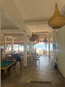 Surfview Beach Club & Hotel