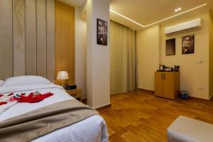 New rizk pyramids inn