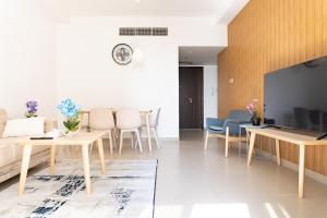 Sea View Modern 2BHK Apartment with Balcony