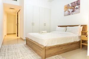 Sea View Modern 2BHK Apartment with Balcony