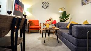 Near Uni and Hospital - Long Stays - Fast Wi-Fi - 15 Mins to City