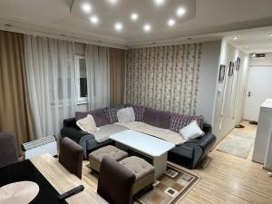 Apartman in a quiet part of the city - Tesla II