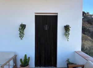 Villa Trompetilla & Casa Cactus Luxury Wellness Villa with Pool, Yoga Studio & Hammam for 20p in Montes de Málaga 40 min to Malaga city