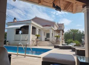 Luxury Family Villa Maslina with Pool -Šolta Island near Split
