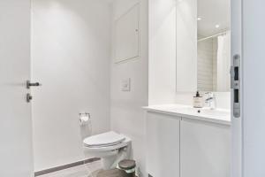 Modern Townhouse With Private Outdoor Area - 2BR