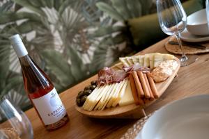 House 143 steps to the sea