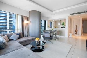 BLVD - Stylish Paramount Stay with Burj Khalifa View