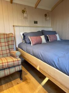 Luxury Shepherds Hut on Powis House Estate